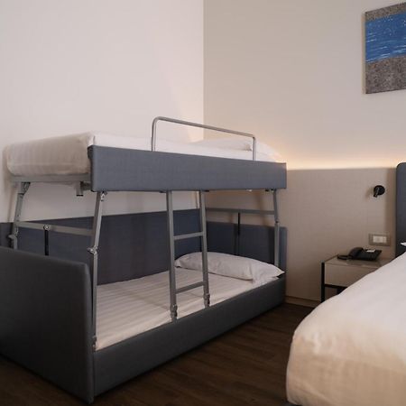 Sea Lion Hotel Montesilvano Marina Extérieur photo